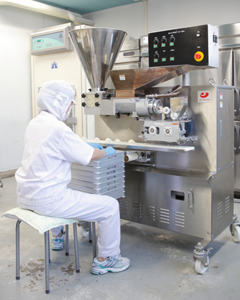 全自動マルチロボットによる生産